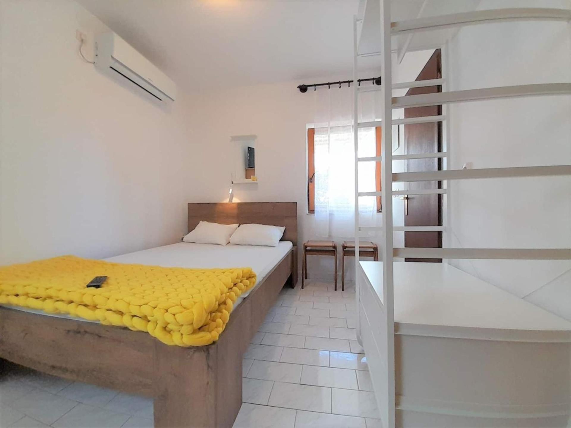 Lovely Studio Malina Close To The Beach Đảo Krk Ngoại thất bức ảnh
