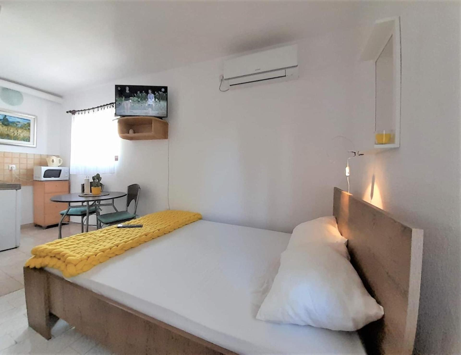 Lovely Studio Malina Close To The Beach Đảo Krk Ngoại thất bức ảnh