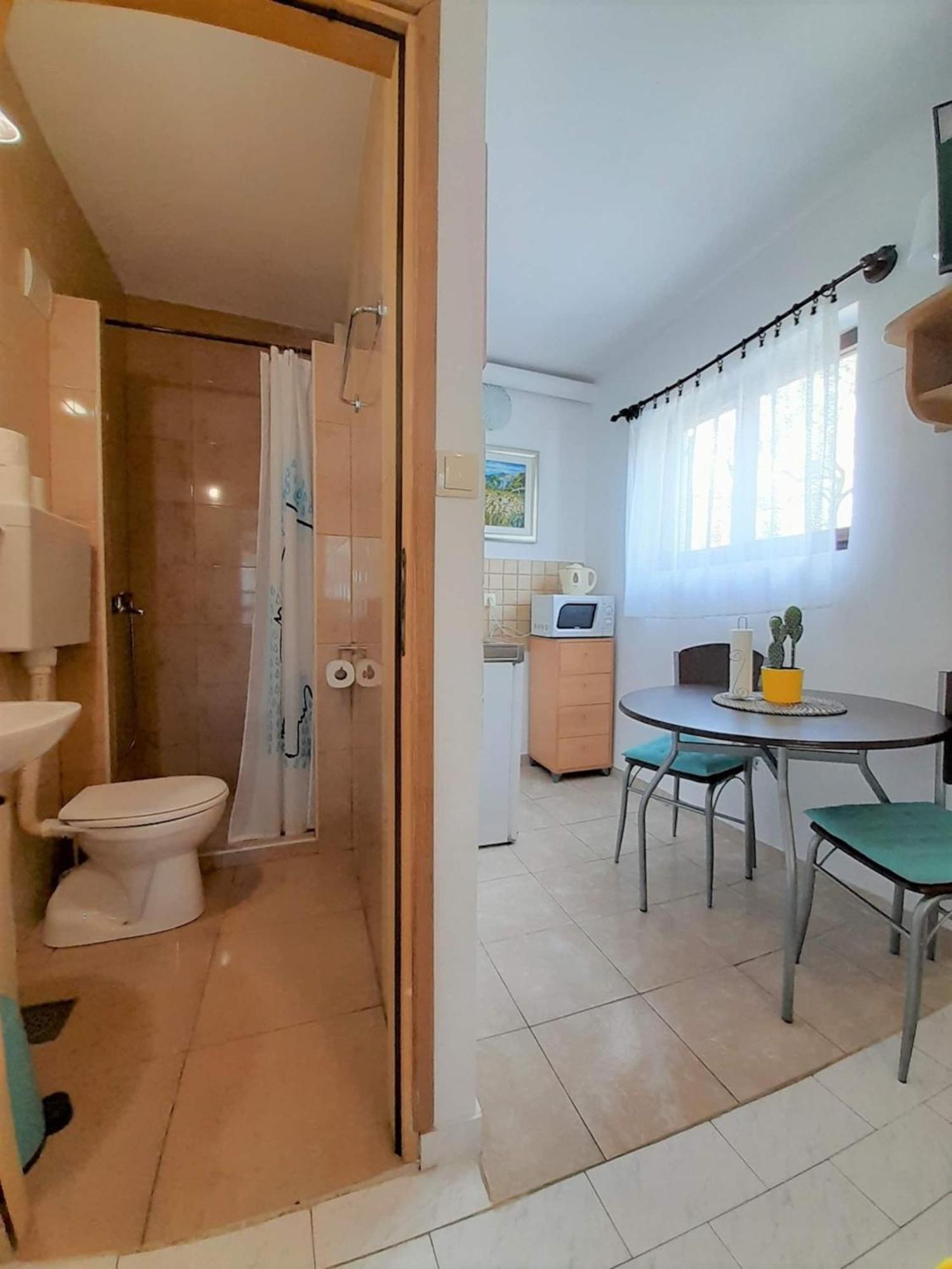 Lovely Studio Malina Close To The Beach Đảo Krk Ngoại thất bức ảnh